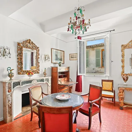 Apartment Entre Art Et Histoire - Escapade Elegante