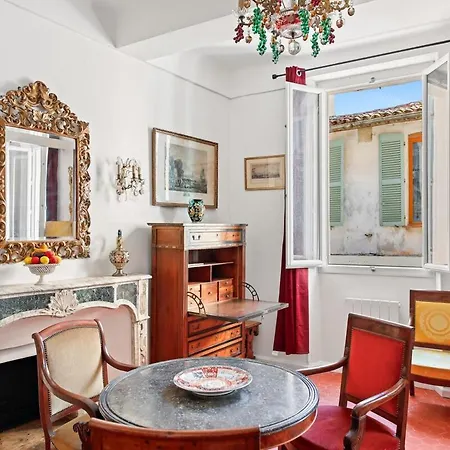 Entre Art Et Histoire - Escapade Elegante Apartment