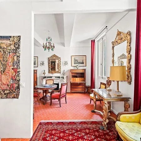 Apartment Entre Art Et Histoire - Escapade Elegante